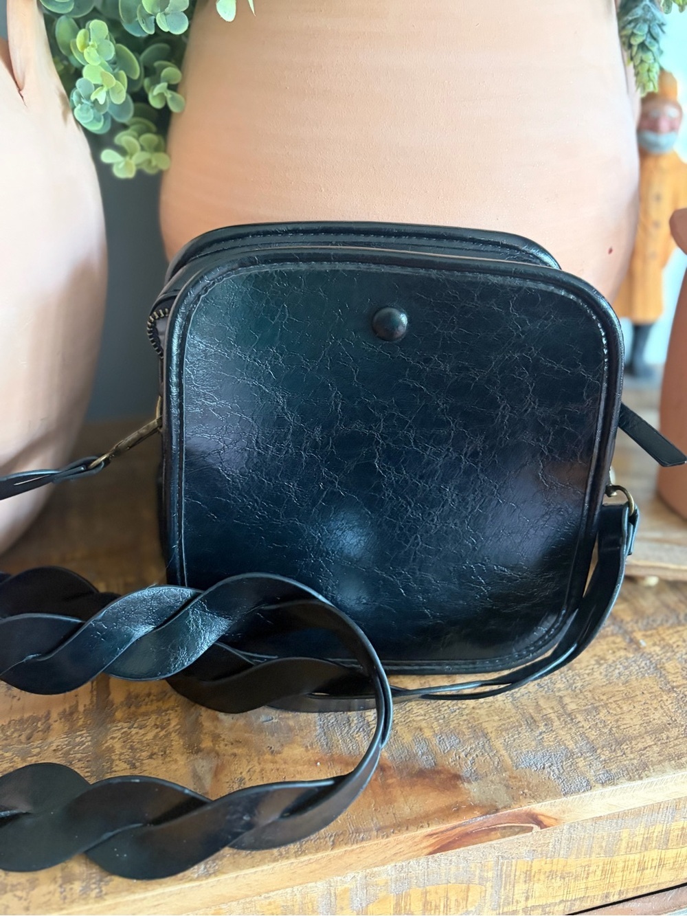 Black Women's Crossbody Bag with Sculpted Strap - Picture 3 of 8
